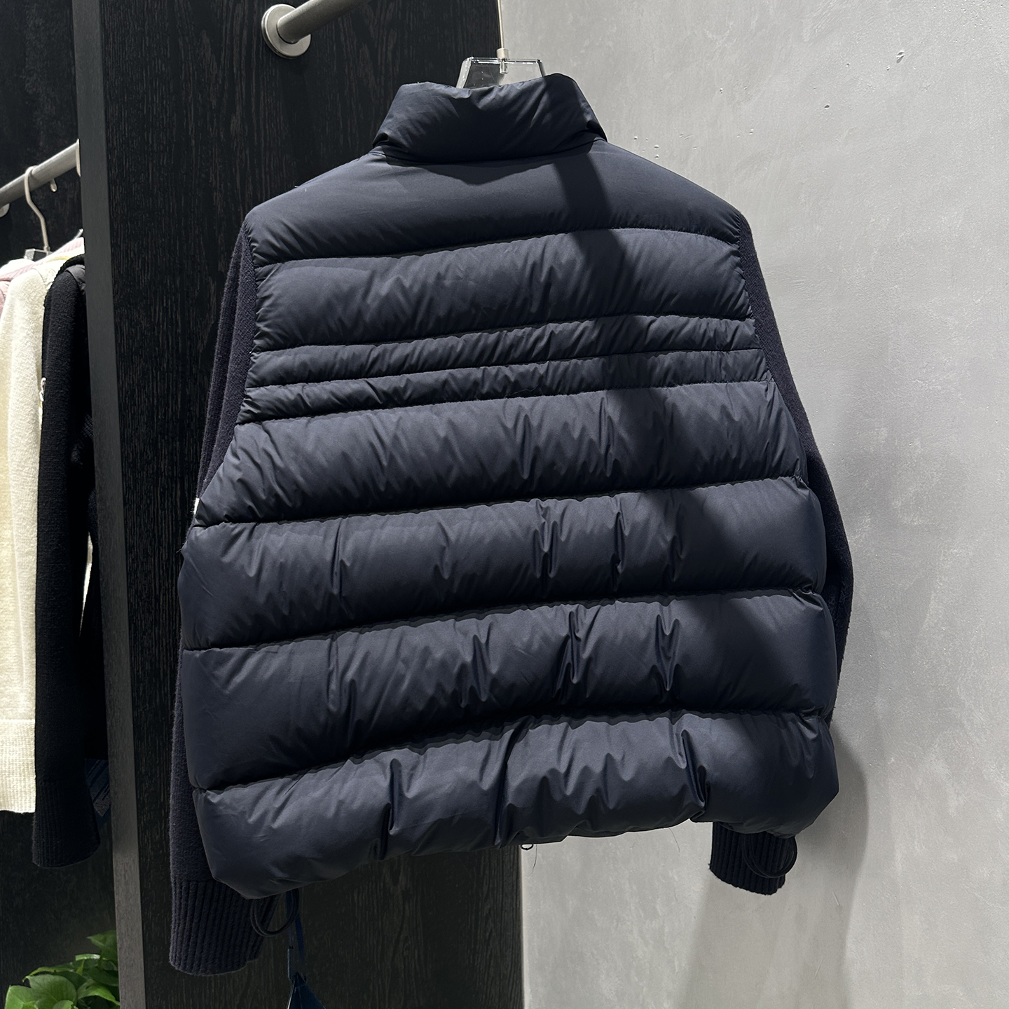 90%鸭绒立领短款轻薄羽绒服女2025秋冬新款针织袖运动棒球服外套 - 图2