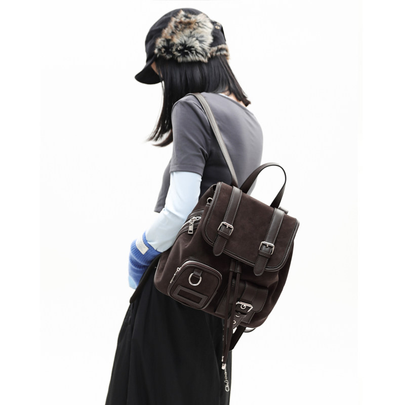 简着 /原创 布朗日记 麂皮绒棕巴恩风美式复古通勤学院双肩包背包,淘宝优惠券,粉丝福利购,淘宝优惠卷
