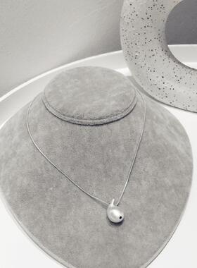 银色拉丝立体腰果造型短款项链