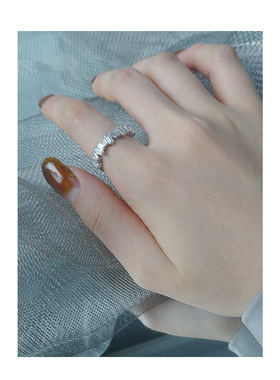 S925纯银错落锆石设计戒指