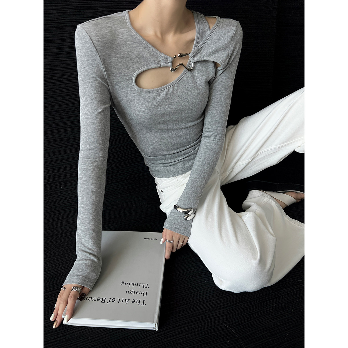 PAPERLLL辛间 格调艺术 莫尔代加绒镂空金属扣上衣女修身内搭打底,淘宝优惠券,粉丝福利购,淘宝优惠卷