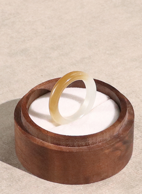 天然和田玉糖白玉素圈戒指带鉴定