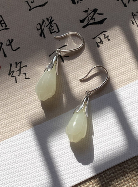 天然和田玉精雕玉兰花纯银耳环
