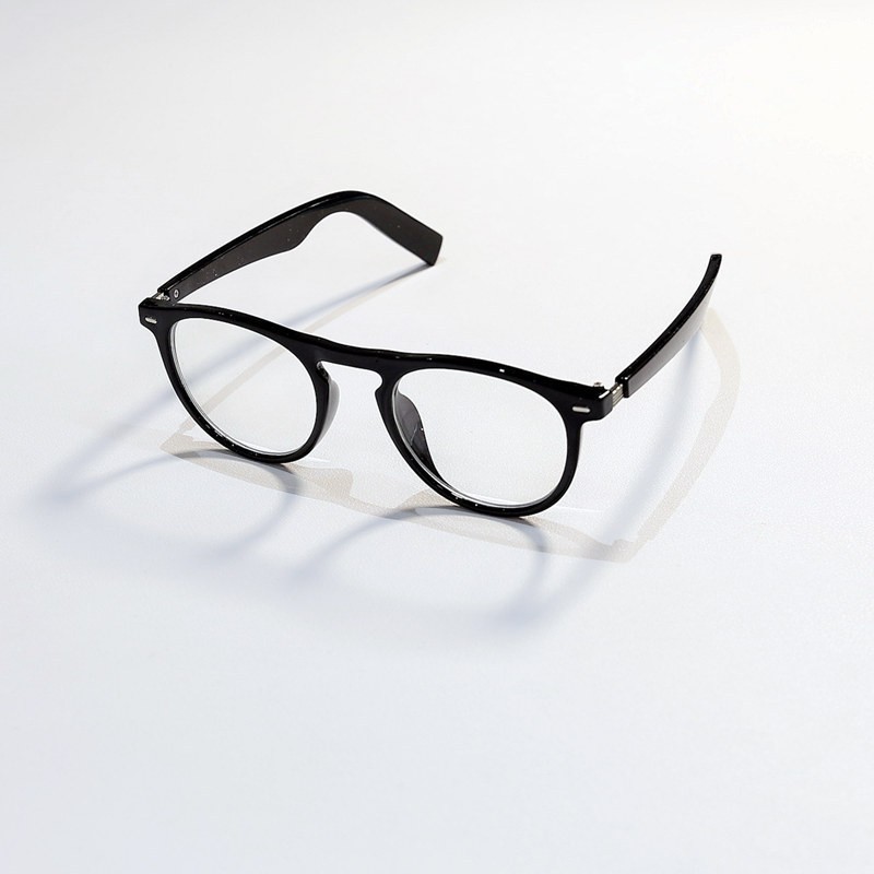 Retro Japanese black-framed glasses for boys and girls with myopia can be equipped with degrees to prevent radiation and blue light, flat eyes, trendy brand