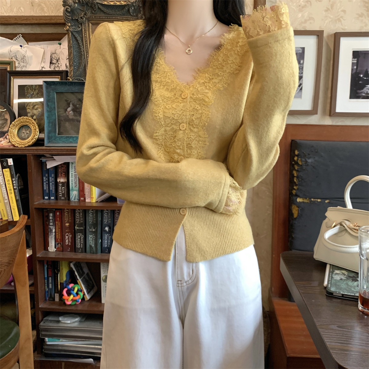 秋冬季韩系v领上衣蕾丝拼接温柔风设计感针织开衫长袖毛衣外套女,淘宝优惠券,粉丝福利购,淘宝优惠卷