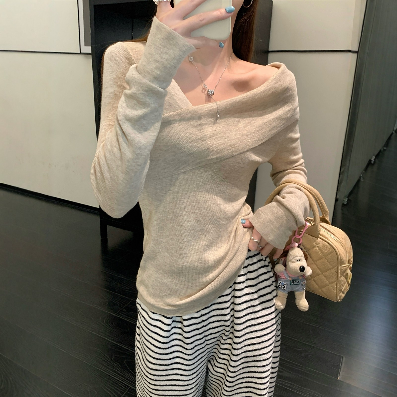 春秋冬季韩系纯欲温柔风交叉V领一字肩针织衫长袖打底毛衣女内搭,淘宝优惠券,粉丝福利购,淘宝优惠卷
