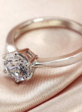 直播热卖皇冠经典六爪开口戒指 仿美国D色莫桑钻石婚戒女