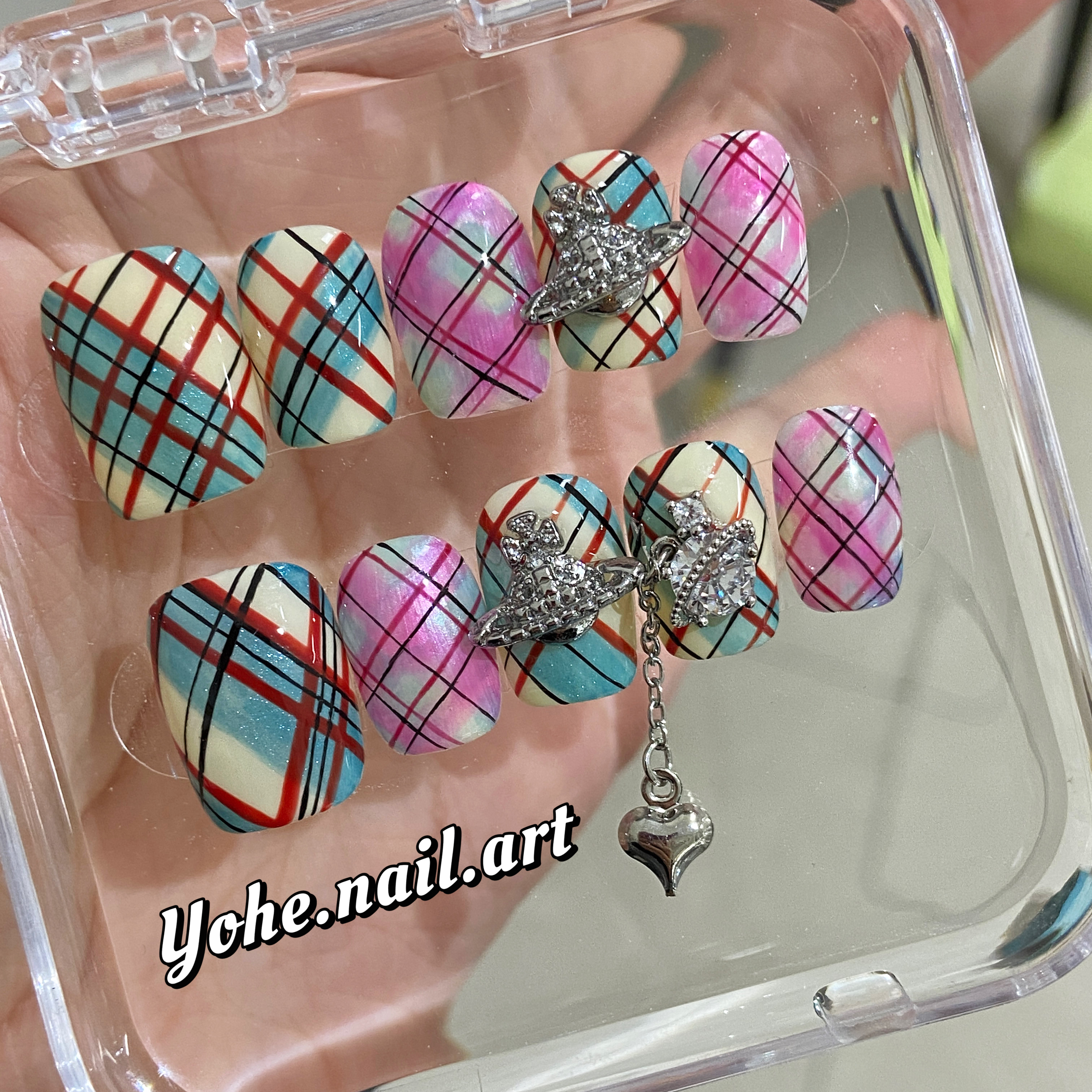 宥荷Studio 西太后格纹 高级感穿戴甲美甲定制假指甲手工定制短甲,淘宝优惠券,粉丝福利购,淘宝优惠卷