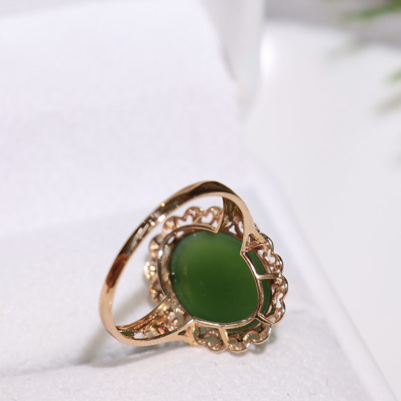 Fashion trendy Hetian jade gold inlaid hand jewelry for mom