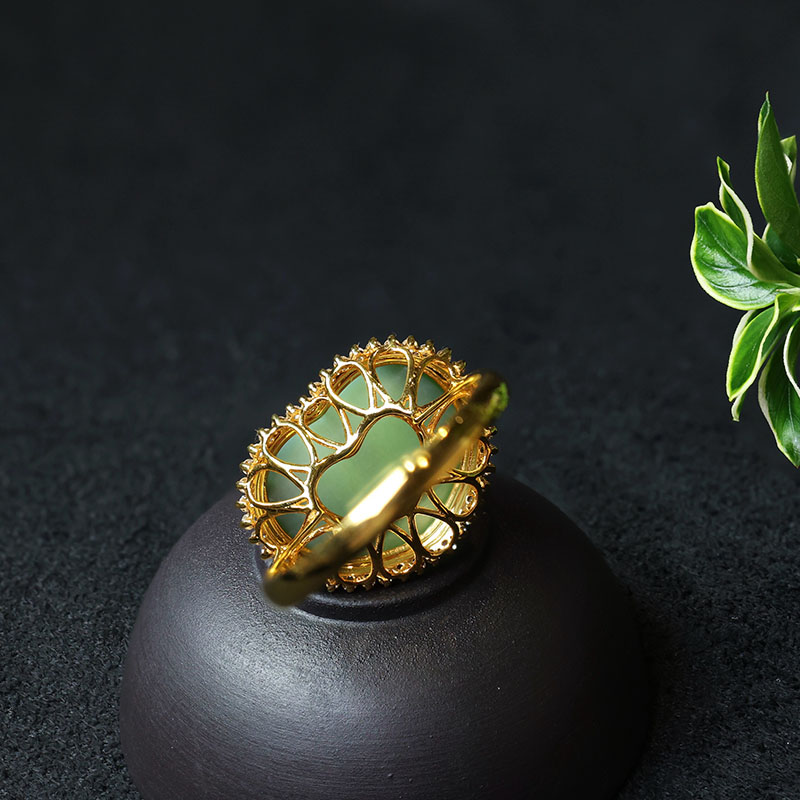 Fashion trendy Hetian jade gold inlaid hand jewelry for wife