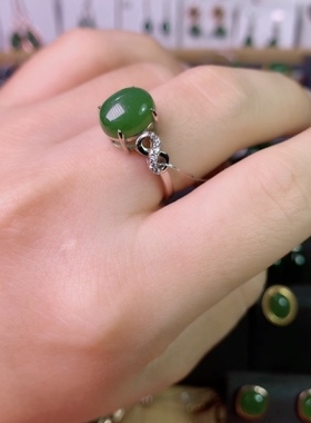 时尚潮流翡翠色天然和田碧玉镶嵌925纯银戒指小巧简约送女友生日