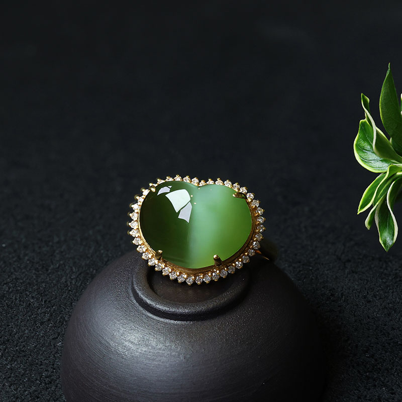Fashion trendy Hetian jade gold inlaid hand jewelry for wife