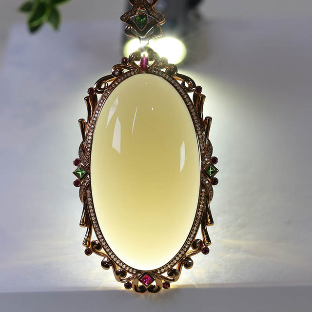 Original design jade gold inlaid jade necklace as a gift for wife