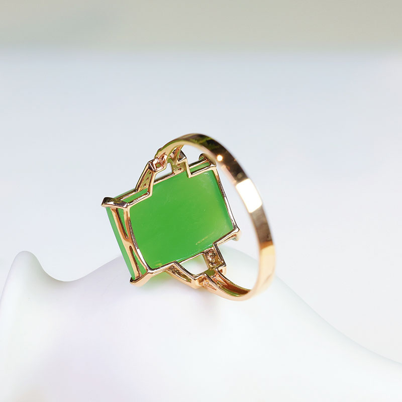 Fashion trendy Hetian jade gold inlaid hand jewelry for mom