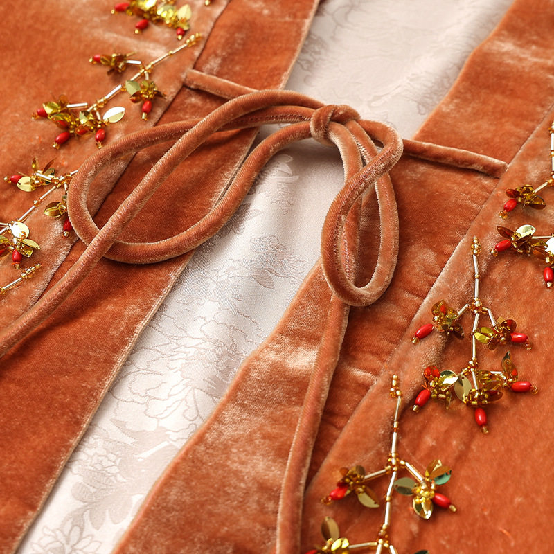 高端复古秋冬轻国风新中式上衣新款V领系带拼接钉珠设计人丝外套,淘宝优惠券,粉丝福利购,淘宝优惠卷