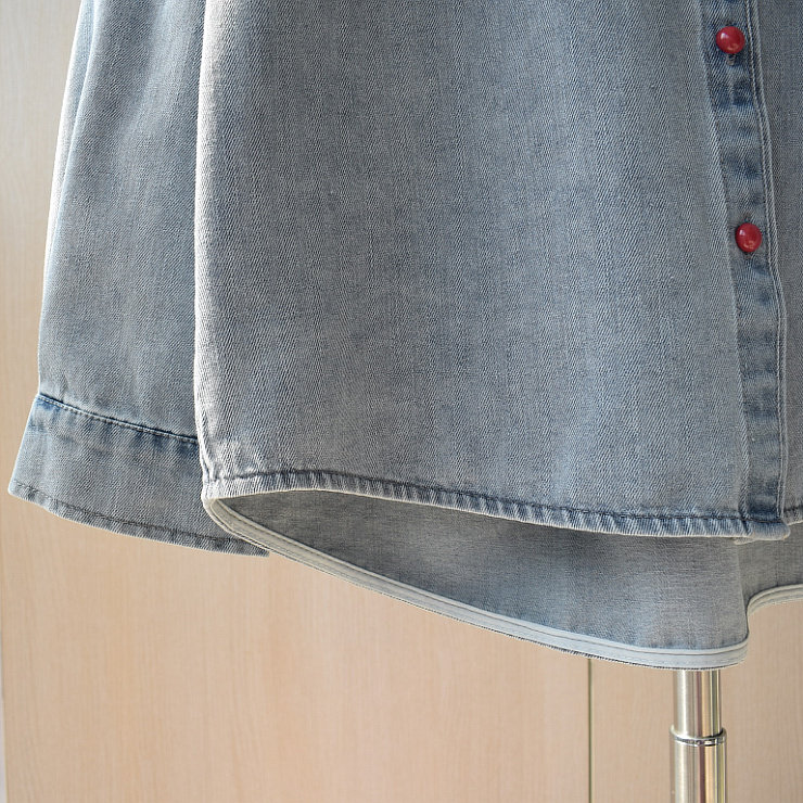 韩版红色扣子刺绣小标复古浅色牛仔衬衫外套前短后长休闲春秋上衣