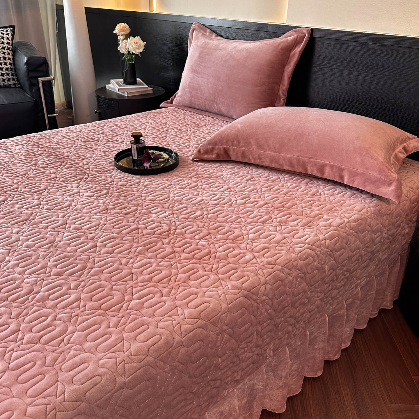 全消光蚕丝大豆牛奶绒夹棉绗缝床盖单件加厚加绒花边床单三件套冬 - 图2