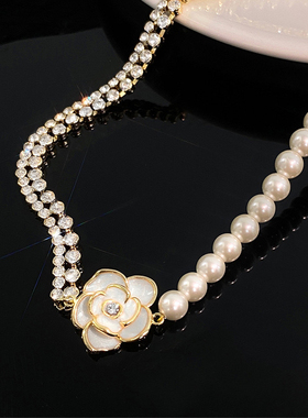 山茶花朵珍珠项链女小众设计感锁骨链2025新款潮简约颈链配饰