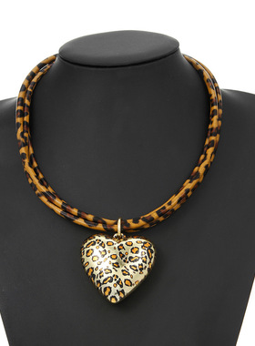 饰品爱心吊坠豹纹皮绳项链锁骨颈链项坠leopard necklace women