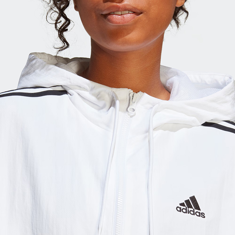 Adidas阿迪达斯女装防晒外套2024春新款休闲三条纹连帽夹克IC0560