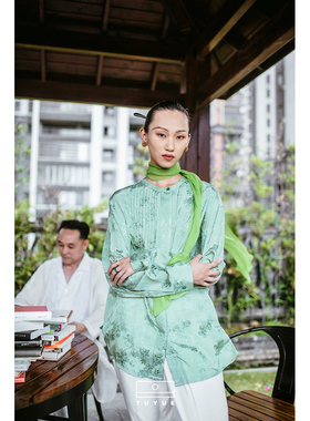涂月设计师绿色细长凹造型丝巾