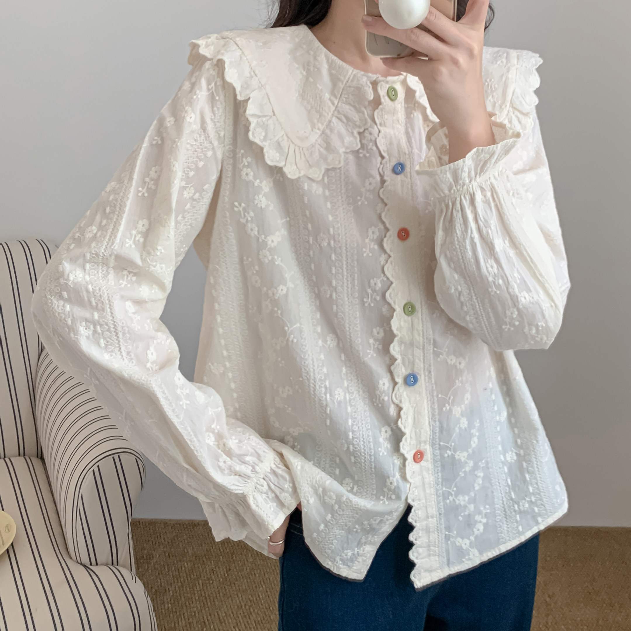 2026春秋甜美学院风蕾丝刺绣白衬衫女长袖彩扣娃娃领百搭衬衣上衣,淘宝优惠券,粉丝福利购,淘宝优惠卷