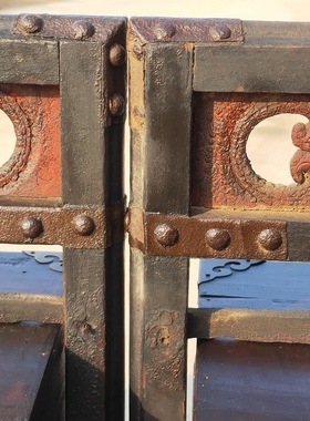 清代包铁钉铜包角挑担食盒一对大漆配朱红漆民俗怀旧老物件古镇展