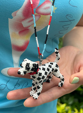 日本进口米珠手工编织立体腊肠狗吊坠长项链  可爱黑白斑点狗包挂