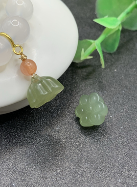 天然和田玉莲蓬小吊坠s925银玉莲蓬小提溜晴水色莲蓬扣diy