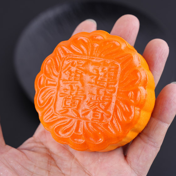 Simulated mooncake ornaments, Cantonese style Mid-Autumn Festival, high quality and low price