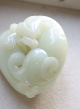 新疆和田玉籽料貔貅手玩件小摆件