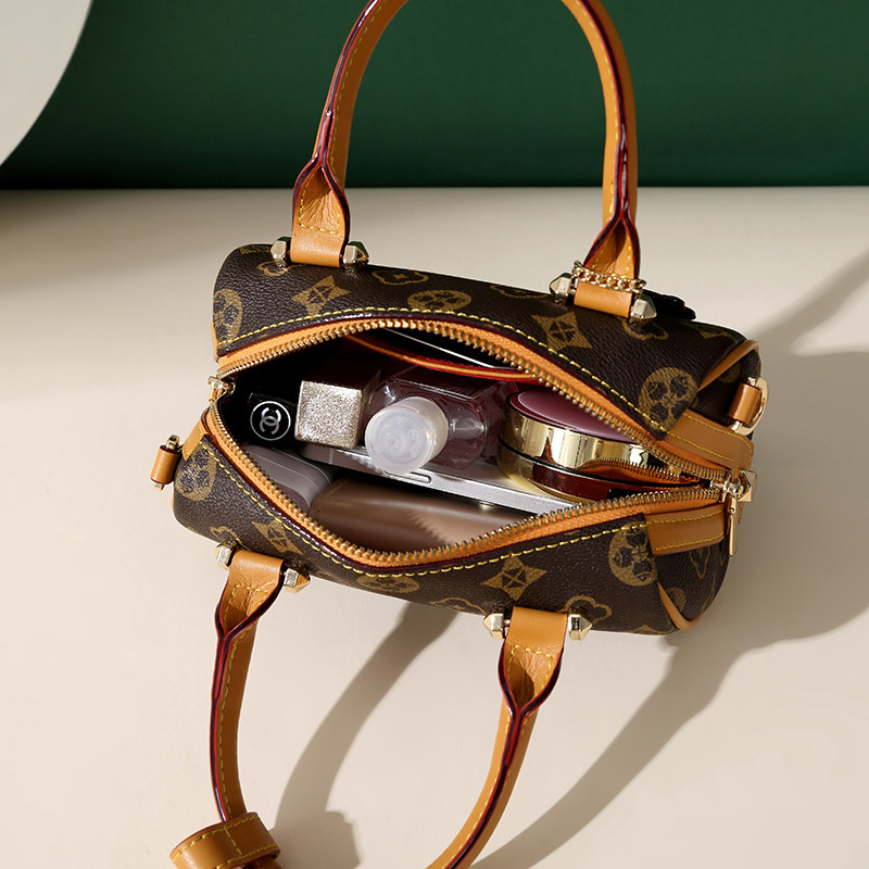 真皮老花包波士顿女士2021枕头包 飘雷迪女士包袋