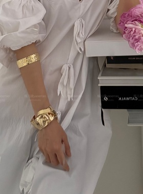 又时髦叠搭肌理宽手镯环开口