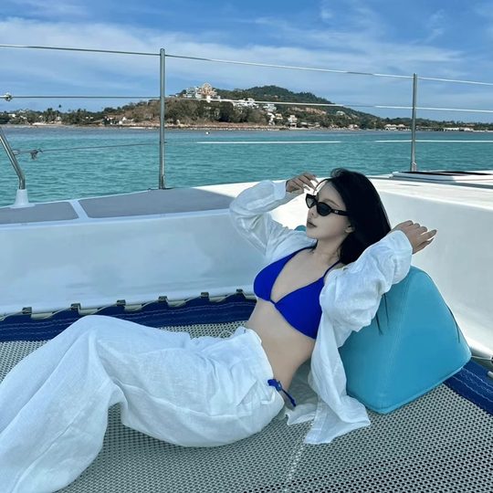 泳衣女2025新蓝色爆款比基尼性感辣妹分体绑带高级感显白温泉度假