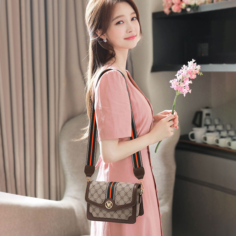 2022新款轻奢百搭潮秋冬小众斜挎包 粹鸟女士包袋