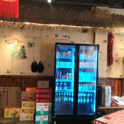 旧报纸装饰酒店酒吧饭店农家乐火锅店贴墙拍摄道具原版老报纸糊墙 - 图2