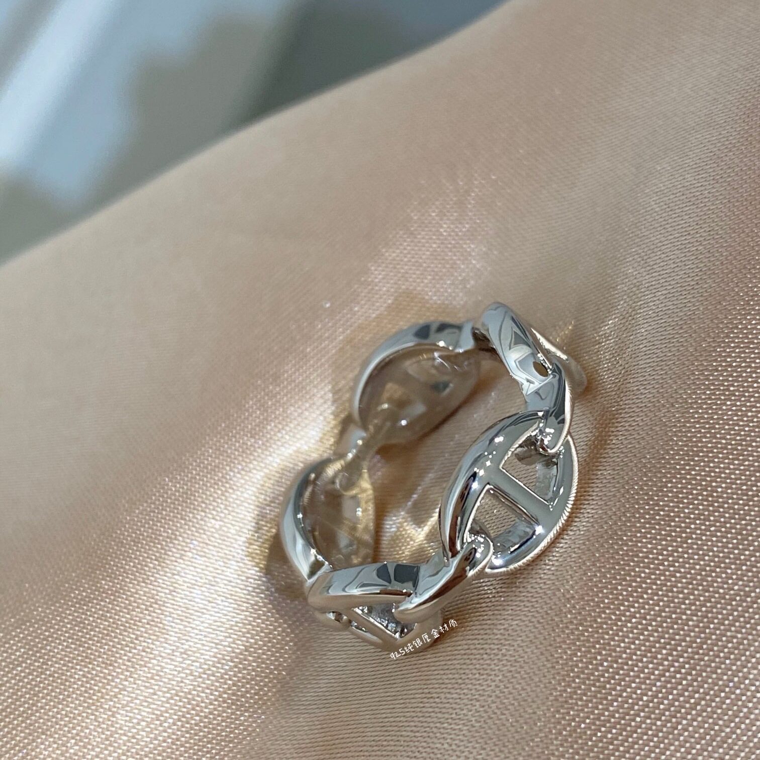 High version of sterling silver S925 pig nose ring, niche design, high-end, simple and versatile ring that does not fade or fade