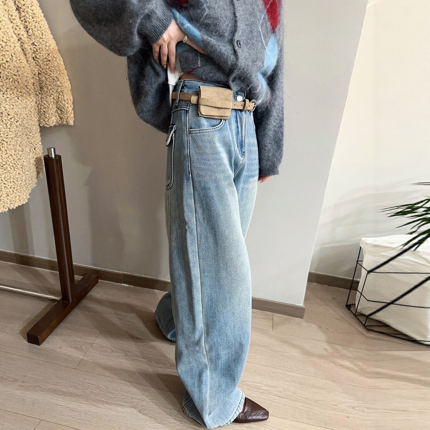 配腰包加绒弯刀阔腿牛仔裤女欧洲站2025冬装新款欧货女装直筒裤潮,淘宝优惠券,粉丝福利购,淘宝优惠卷