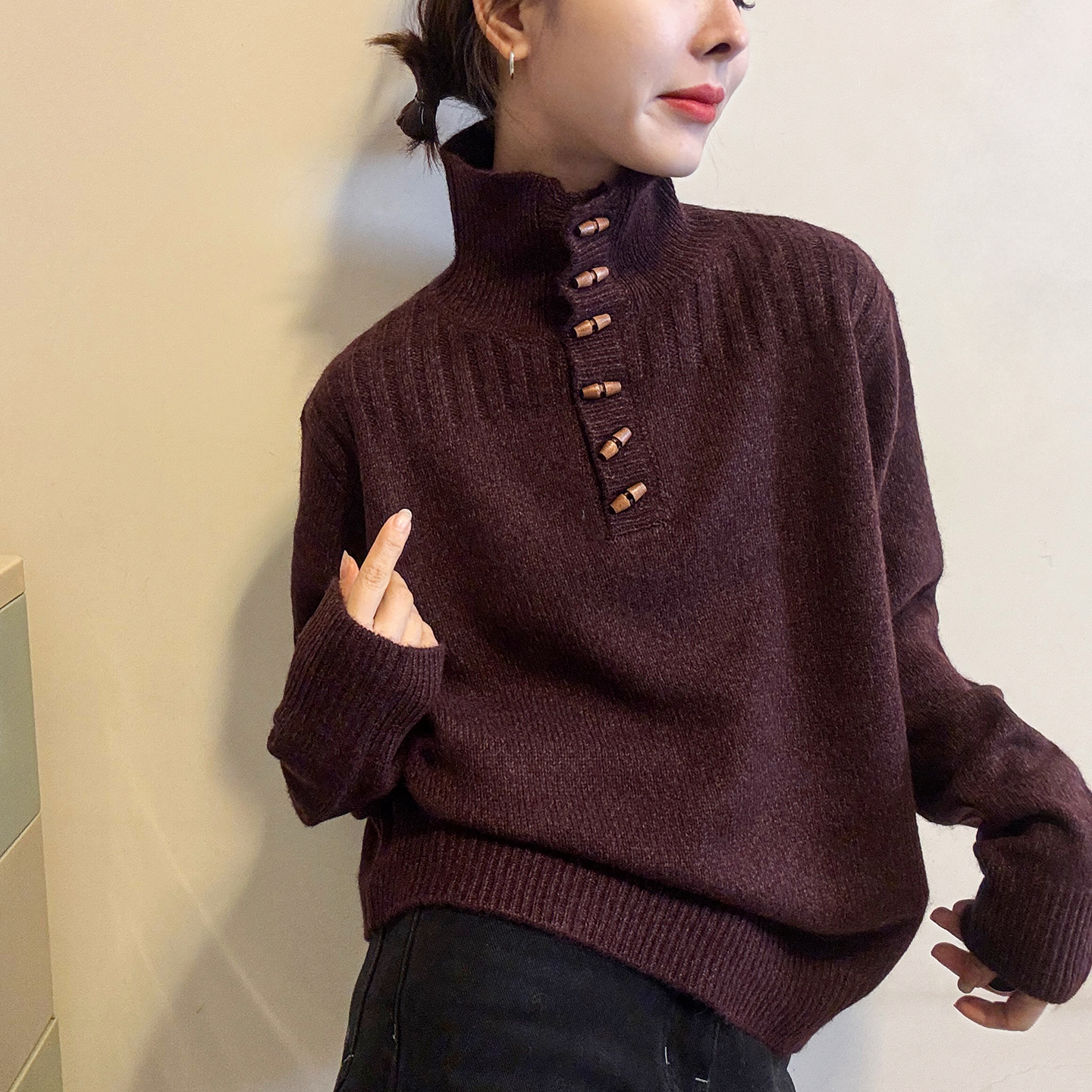牛角扣高领细羊毛针织衫女欧洲站2025冬装新款欧货女装打底毛衣潮 - 图0