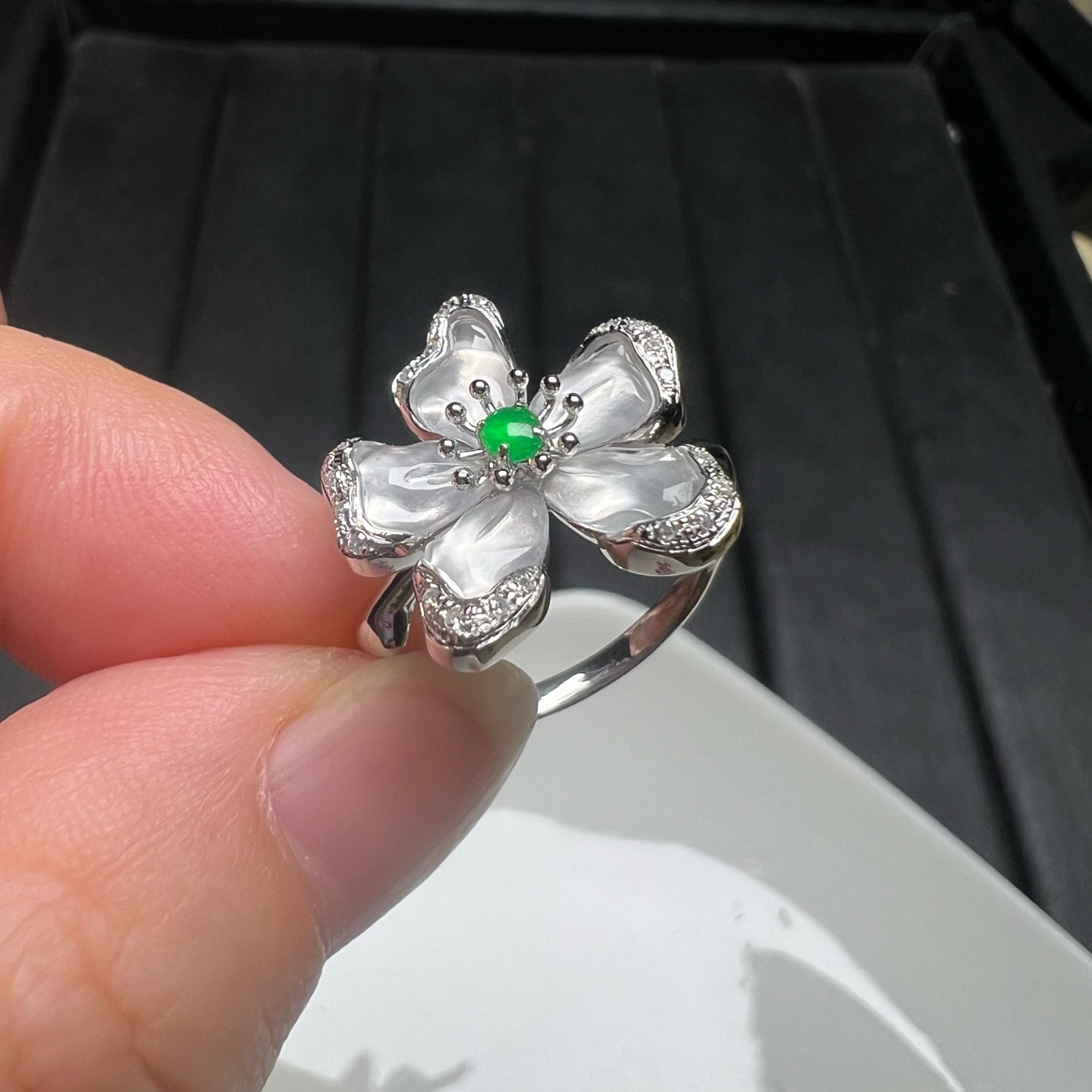 18k gold diamond inlaid high ice fluorescent emerald white ice large flower ring natural Myanmar A goods