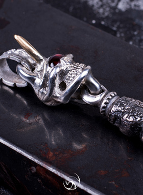 高山隆骷髅鹰爪挂饰吊坠国内现货