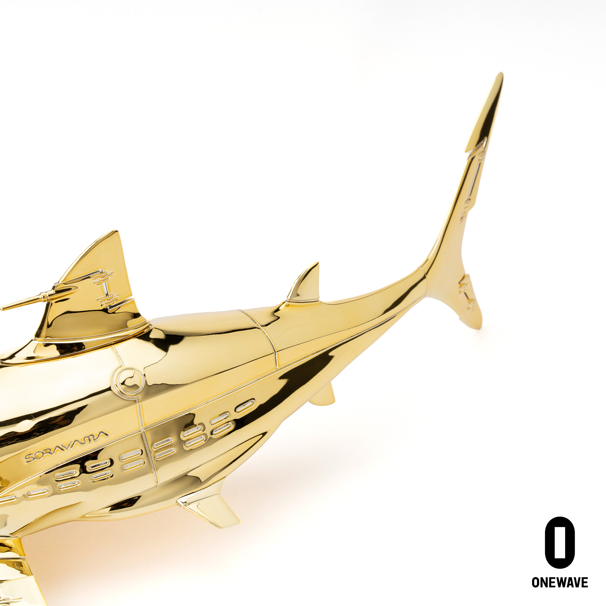 【国内现货】SORAYAMA空山基 金色机械鲨鱼潮流摆件K11展会限量款 - 图2