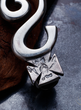 高山隆骷髅项链挂饰吊坠国内现货