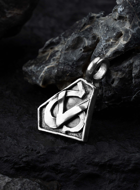 高山隆三角饼超人标吊坠