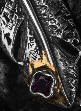 BillWallLeather紫宝石羽毛吊坠