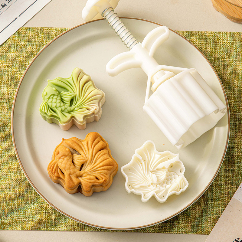 Koi mooncake mold new 2026 ice skin grinding tool hand-pressed household baking pastry national style Cantonese style 75g 50