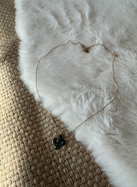 实体店清仓捡漏！简约百搭钛钢绿色仙人掌吊坠项链