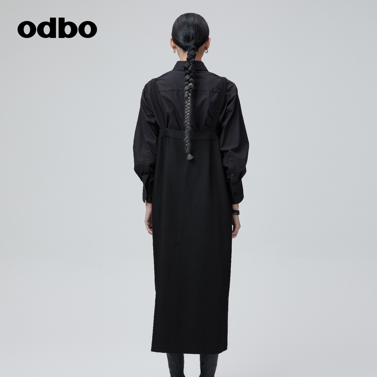 odbo/欧迪比欧时尚工装风背带连衣裙女秋冬新款百搭外穿吊带裙子-图2