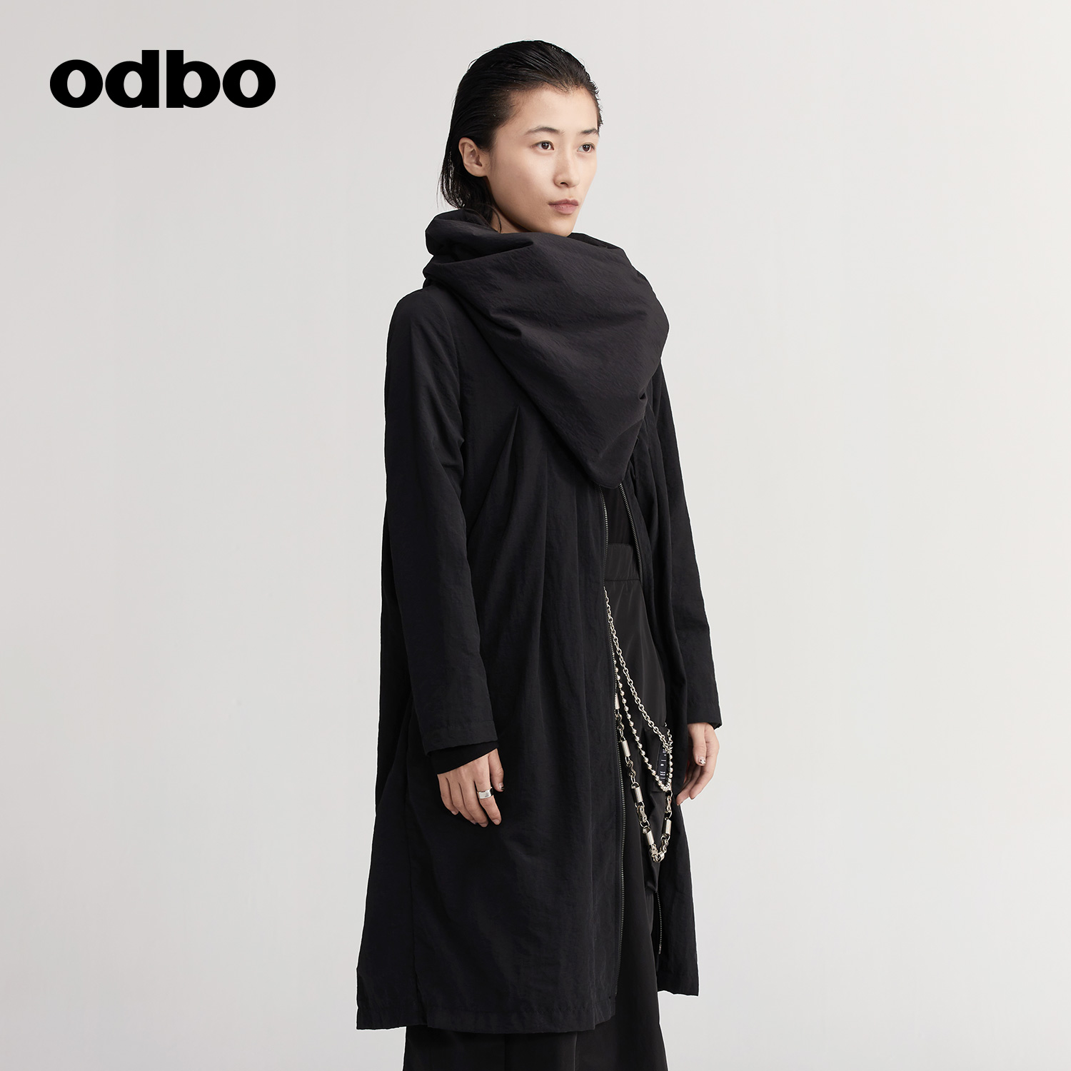 odbo/欧迪比欧原创设计黑色拉链中长款外套秋冬女个性百搭连衣裙