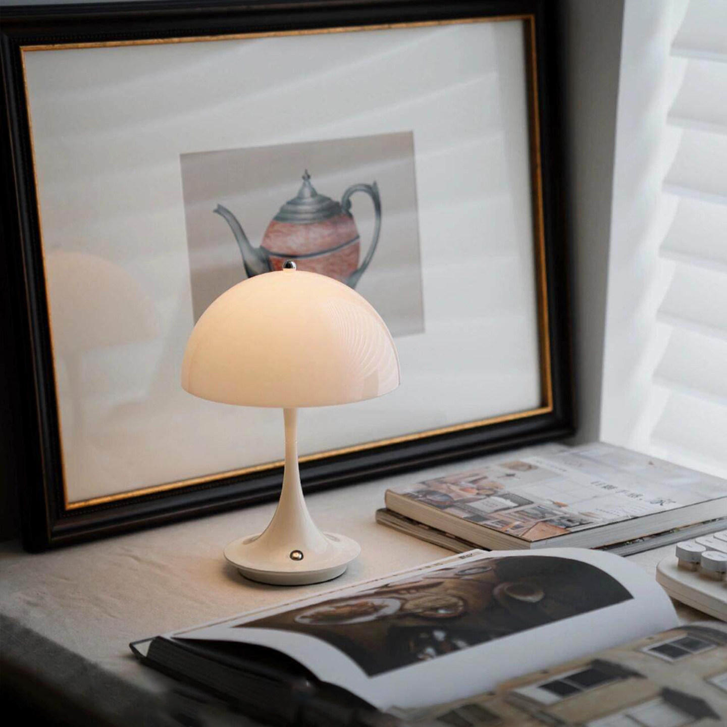 奶油简约水母台灯床头氛围灯卧室无线充电夜灯迷你花苞灯不插电源